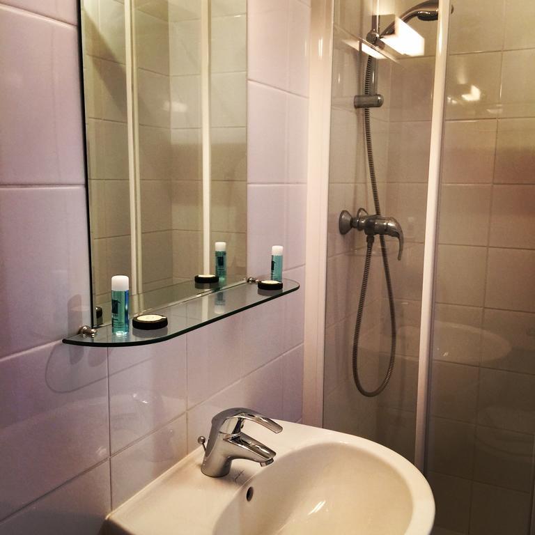 L'Estaminet Hotel Mazille Стая снимка