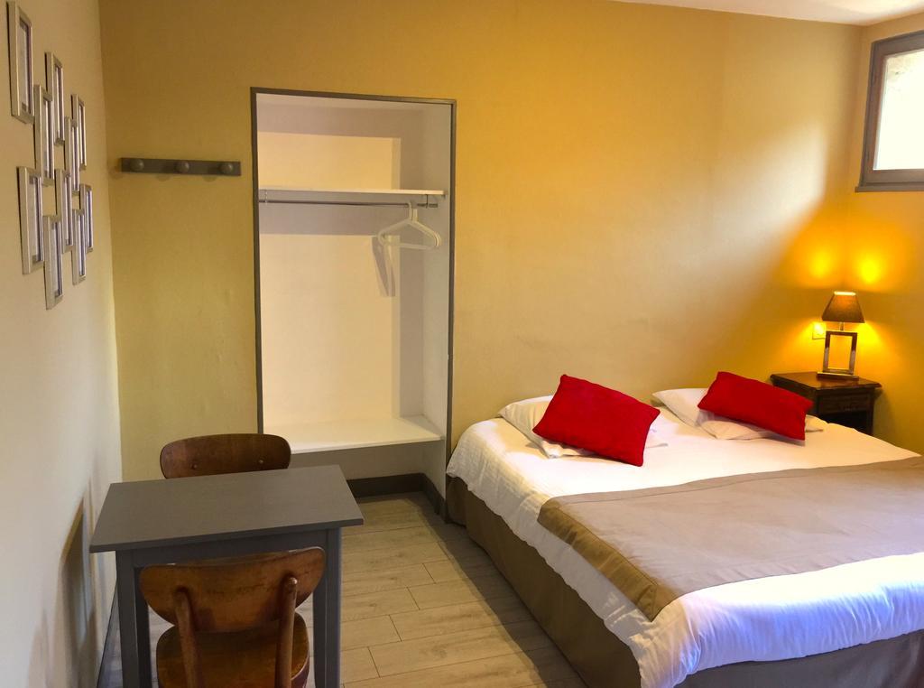 L'Estaminet Hotel Mazille Стая снимка